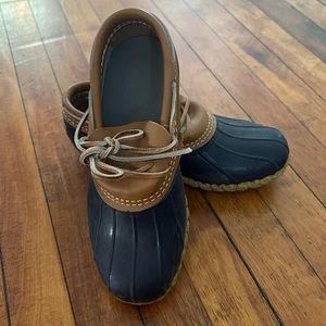 Women’s Bean Boots Rubber Moc size 8 navy blue.